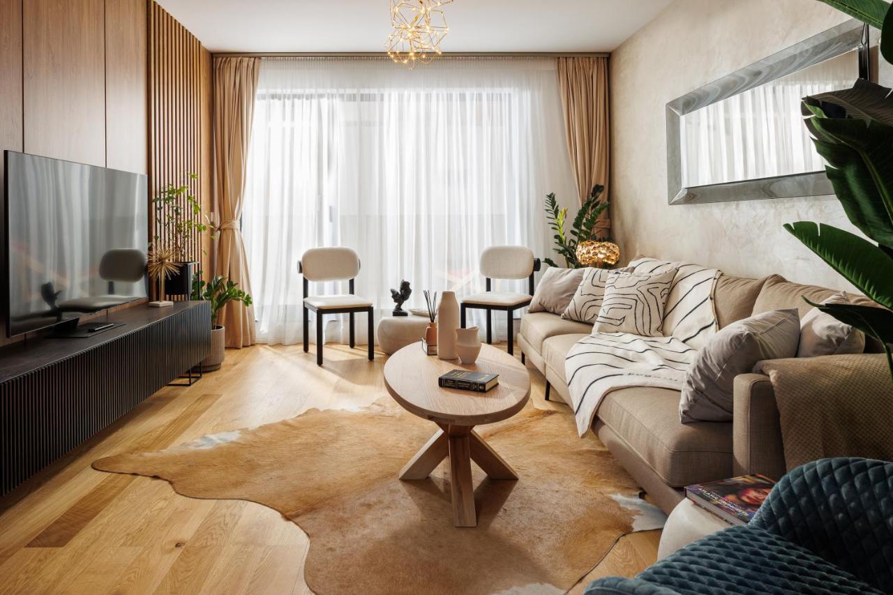 Pure Living Apartment W. Private Parking Braşov Exterior foto