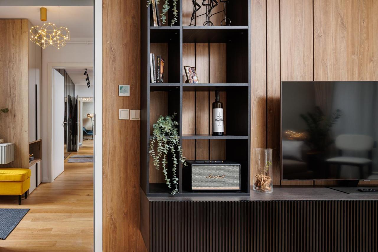 Pure Living Apartment W. Private Parking Braşov Exterior foto